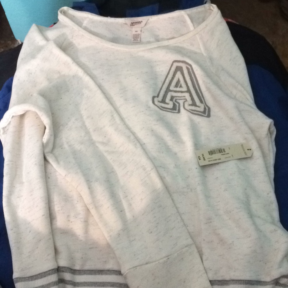 Arizona sweater still new, never been used!